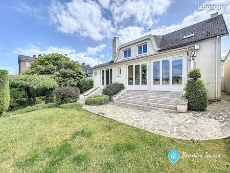 maison 10 pièces 157 m²