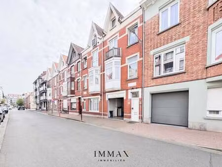 maison à rénover avec garage intégré  située à proximité du