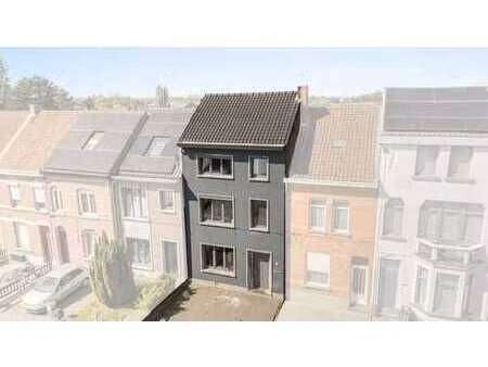 grande maison fermée à sint-niklaas