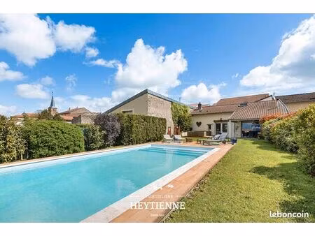 maison 11 pièces 373 m²