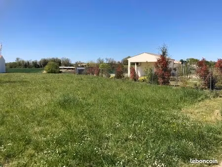 terrain 789 m² saint germain de lusignan