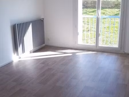 t3 lumineux avec cave – emplacement idéal à amboise