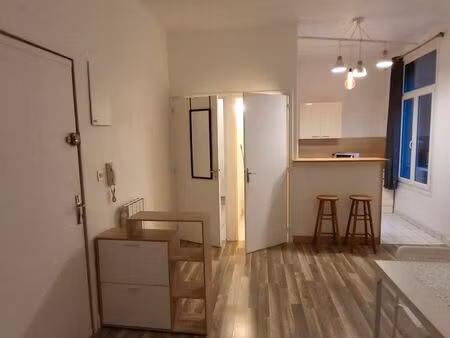 ◊ à louer – studio rénové  moderne et lumineux