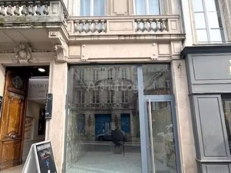 local commercial 186 m²