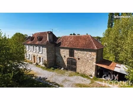 propriété 4 pièces 131 m²