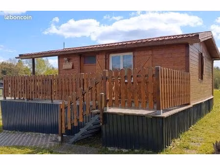 a vendre chalet avec vue panoramique sur l'étang st vit