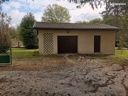 garage 50 m² sur terrain de 1200 m² - transformable en habitation
