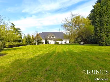 propriété 10 pièces 353 m²