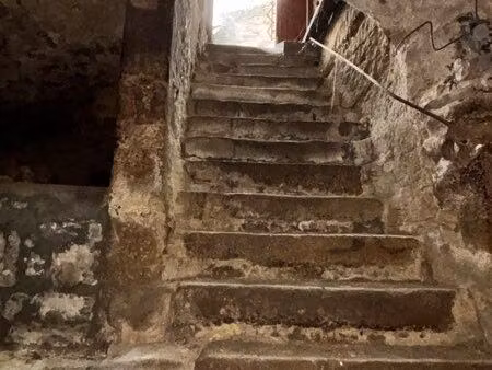 maison de ville et sa grange attenante