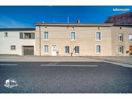 maison mitoyenne  bien tenue par ses propriétaires  151m²  3ch  terrain  terrasse et garag