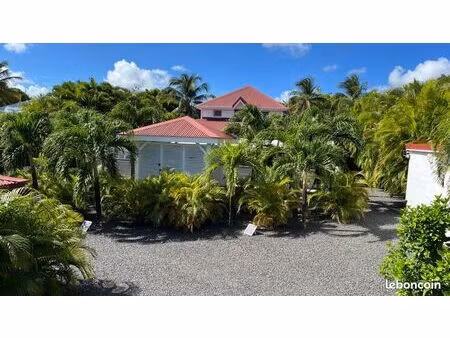 particuliers vendent leur charmante villa de plain pieds   située à 3´a pieds   de la magn