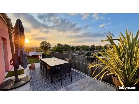 toit-terrasse rare – t5  97 m² habitables + 103 m² de terrasses  triple expo n/e/o  sans v