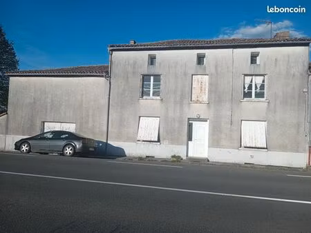 grande maison a rénover avec terrain attenant de 4000m2 +plusieurs dépendances