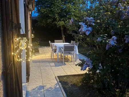 belle maison plain pied avec jardin et dépendance