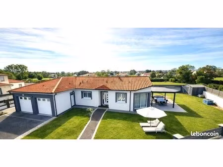 rare – maison lumineuse de plain-pied avec vue puy-de-dôme