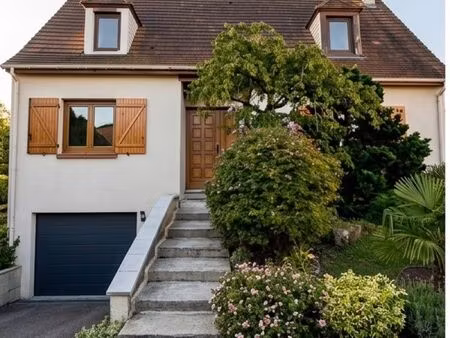 maison 135m² - triangle d’or vaujours - dpe c - rer b à pied