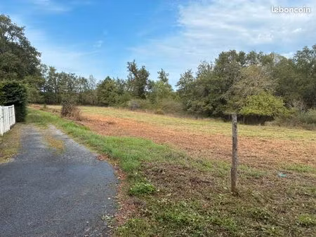 terrain constructible 5000 m² à l'orée d'un bois