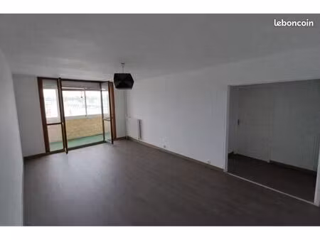 t3 avec véranda  parking et cave – résidence pasteur