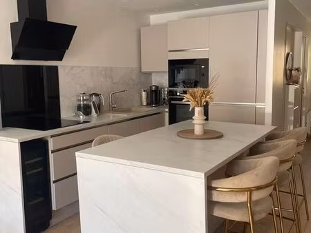 coup de cœur – appartement avec terrasse exceptionnelle et dépendance – centre de cogolin