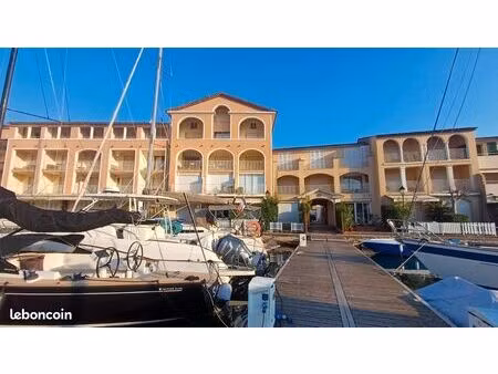appartement port grimaud donnant sur les canaux