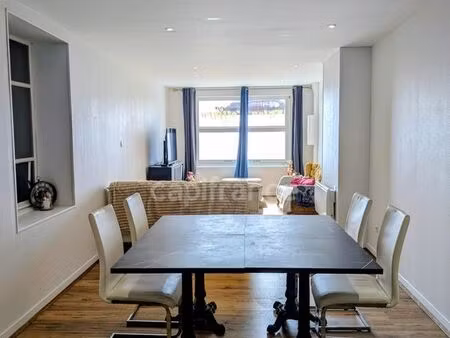 immeuble 12 pièces 153 m²