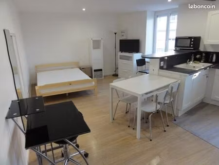 studio meublé de 28 m2 à côté des universités  proche gare et centre-ville