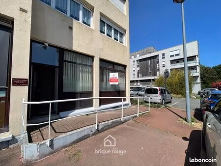 local d'activité 64 m²