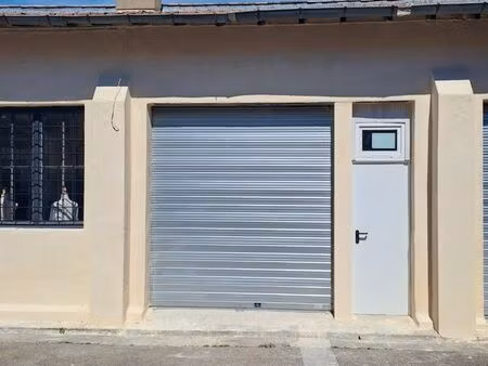 grand local professionnel/ stockage nîmes centre gare