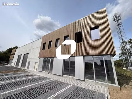 local d'activité 2 489 m²