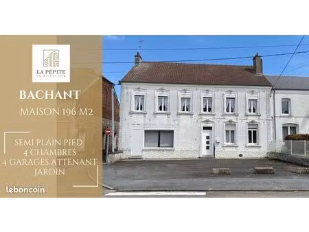 maison 8 pièces 196 m²