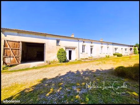 maison 8 pièces 217 m²