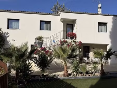 villa 7 pièces 163 m²