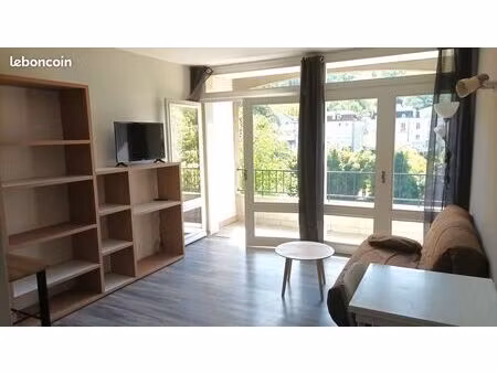 studio meublé très lumineux centre figeac