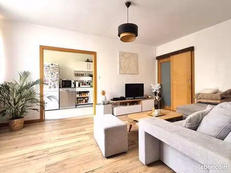 appartement 3 pièces 77 m²