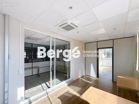 bureaux 300 m²