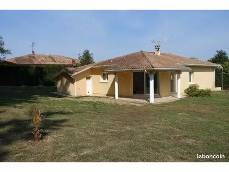 villa contemporaine de plain-pied  très lumineuse  sur terrain de 970 m²