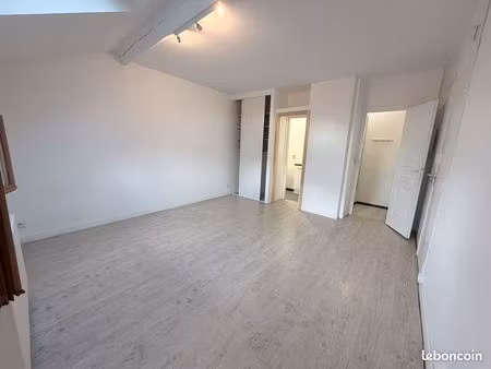 t1 de 24 m2 chauffage compris box disponible