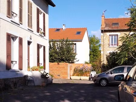 studio meublé proche 5' gare et centre ville conflans