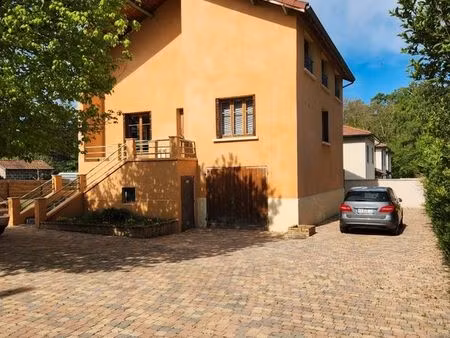 charmante maison individuelle de 140m2 à pont-de-chéruy