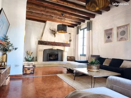 grande maison de ville  cour et dépendances