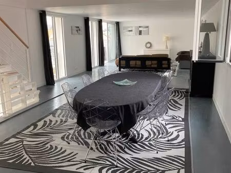location à l année   bel appartement 100m2   idéalement situé  empl- recherché
