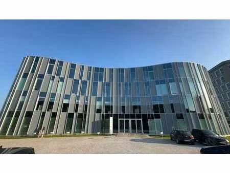 bureaux récents à vendre dans un emplacement de premier cho