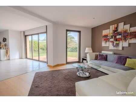 maison contemporaine|vie de plain pied |5 chambres possible|terrasse  jardin et garage| sa