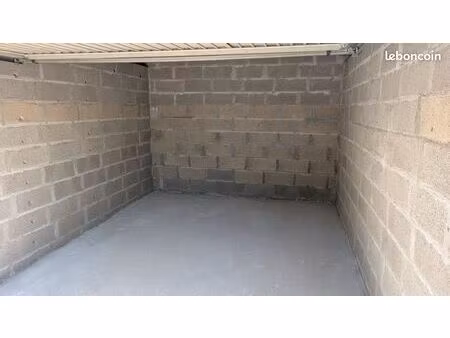 garage / box 15m2 angers