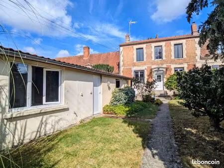 maison familiale 140 m² + dépendances et grands jardins