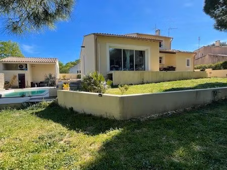 maison familiale avec dépendance et piscine