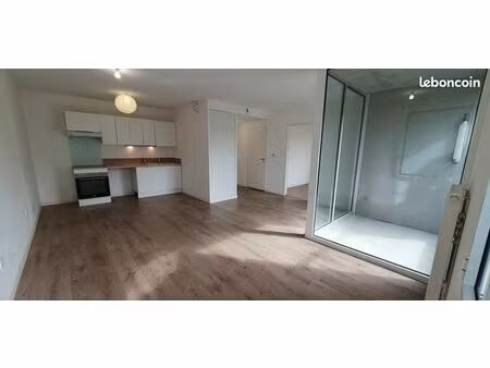 appartement t2 48 m² avec balcon + parking privé à louer sur lille 790 euros - quartier eu