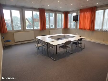 locaux de 98 m² prêts à vous accueillir en r+1