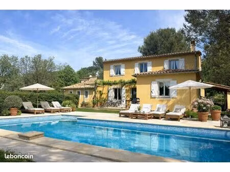 maison t6   terrain 1958 m² avec piscine