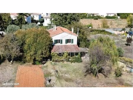 propriété 6 pièces 150 m²